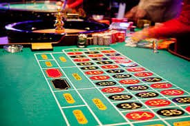 Layar utama sports, slot online dan live casino di sayap123